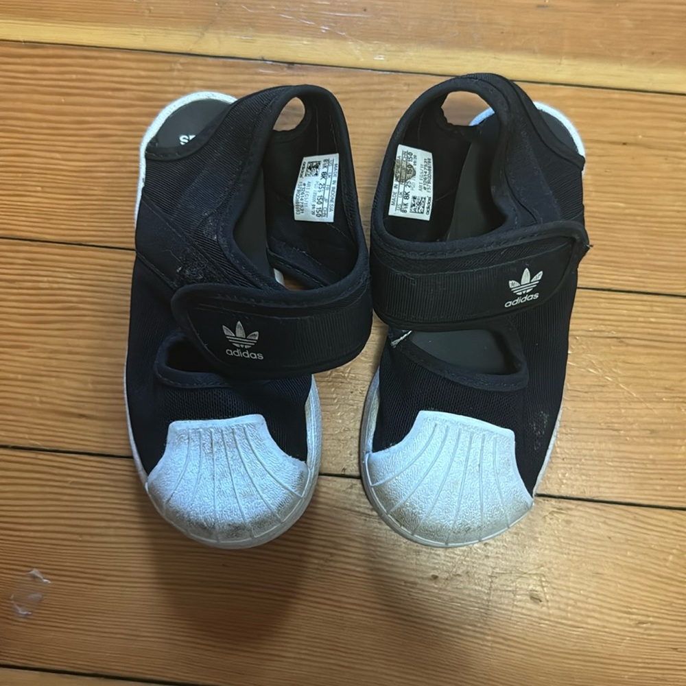 Adidas 8.5 toddler shoes